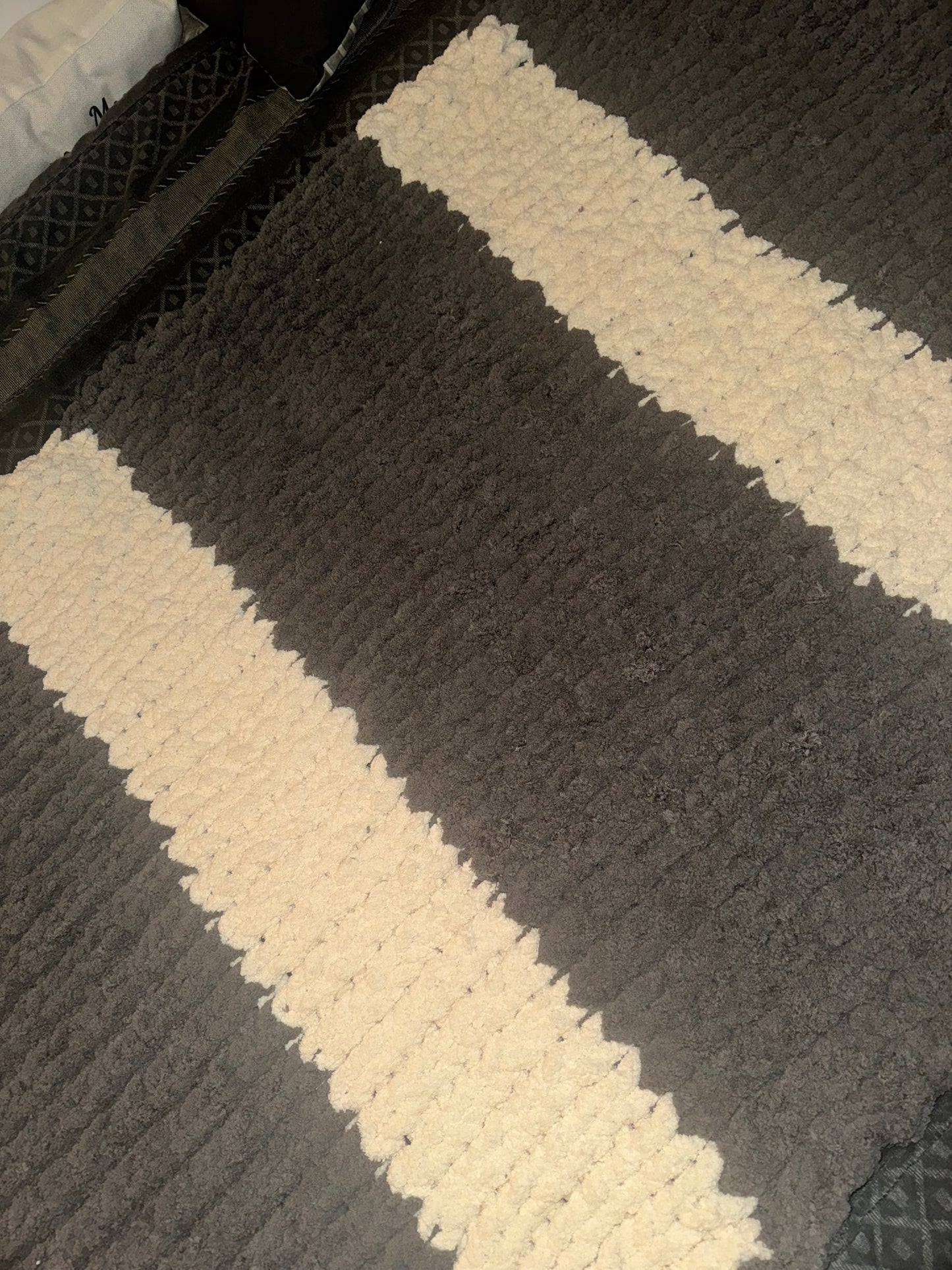Grey & White Chunky Knit Blanket